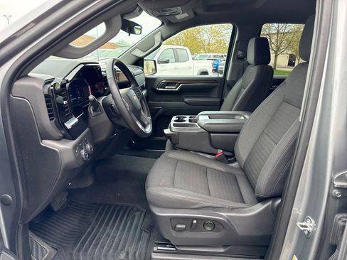 Used 2023 Chevrolet Silverado 1500 LT AWD/4WD image 15