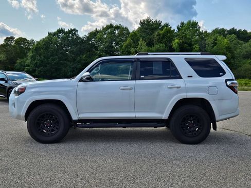 Used 2021 Toyota 4Runner SR5 Premium w/ Moonroof Package AWD/4WD image 2