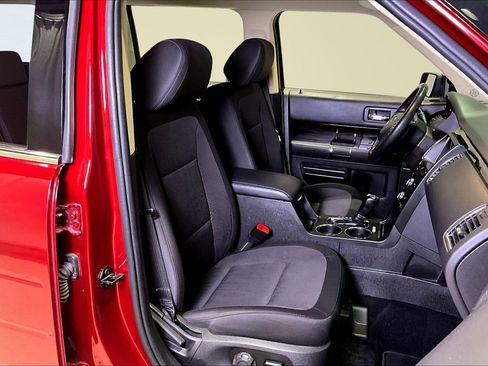 Used 2019 Ford Flex SEL image 30