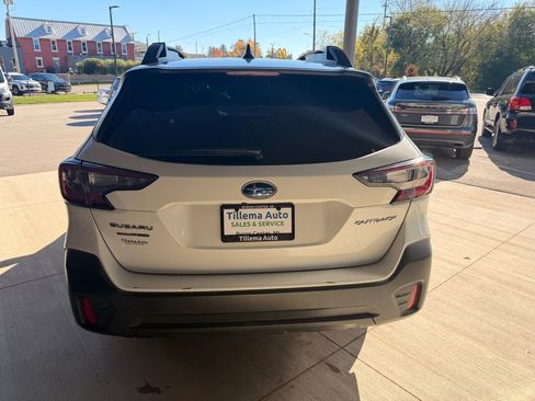 Used 2020 Subaru Outback Premium image 6