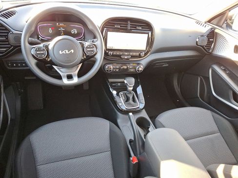 Used 2025 Kia Soul S image 10