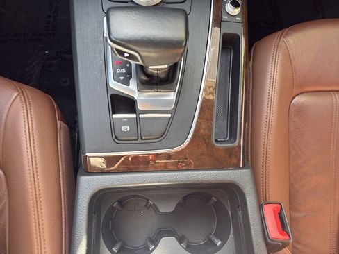 Used 2020 Audi Q5 2.0T Premium w/ Convenience Package image 34