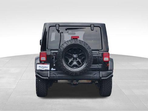 Used 2016 Jeep Wrangler Unlimited Sahara AWD/4WD image 3