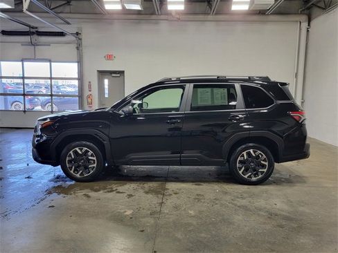 Used 2025 Subaru Forester Premium w/ Convenience Package #1 image 9