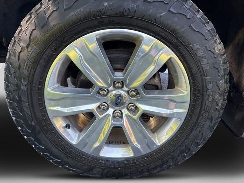 Used 2019 Ford F150 Platinum w/ Equipment Group 701A Luxury AWD/4WD image 10