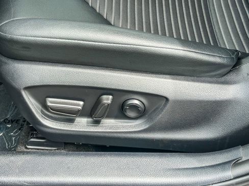 Used 2023 Toyota Camry SE image 22