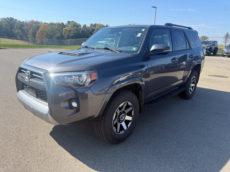 Used 2022 Toyota 4Runner TRD Off-Road Premium AWD/4WD image 2