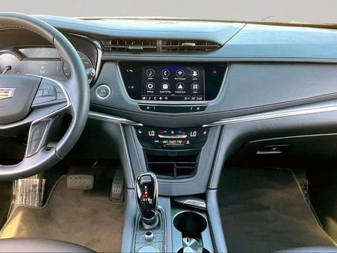 Used 2022 Cadillac XT5 Luxury FWD image 9