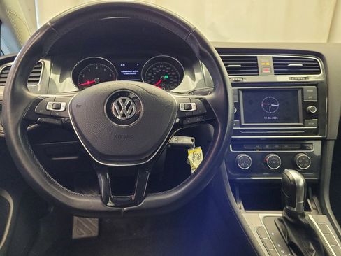 Used 2018 Volkswagen Golf S image 22