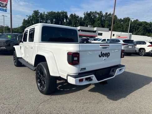 Used 2023 Jeep Gladiator Overland AWD/4WD image 4