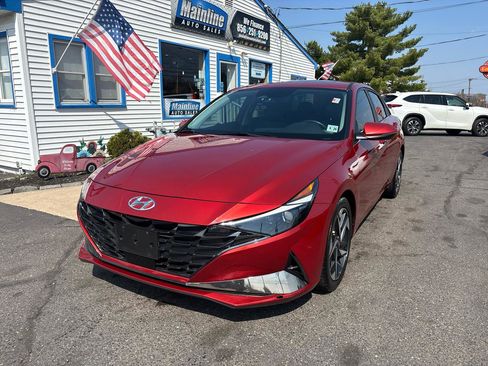 Used 2021 Hyundai Elantra Limited image 11