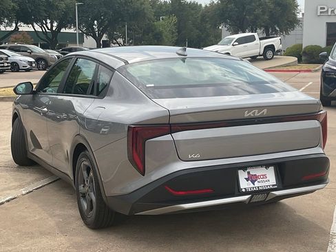 Used 2025 Kia K4 FWD image 6