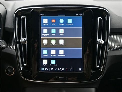 Used 2024 Volvo XC40 B5 Plus image 18