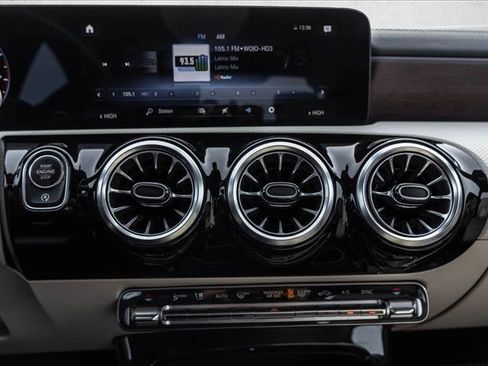 Used 2023 Mercedes-Benz CLA 250 4MATIC image 19