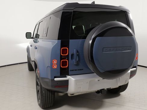 Used 2024 Land Rover Defender 110 S image 34