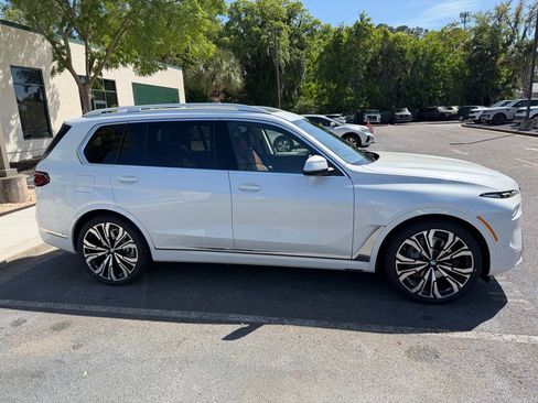 Used 2027 BMW X7 xDrive40i image 4