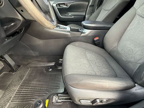 Used 2023 Toyota RAV4 XLE image 12