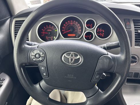 Used 2012 Toyota Tundra 4x4 CrewMax image 17