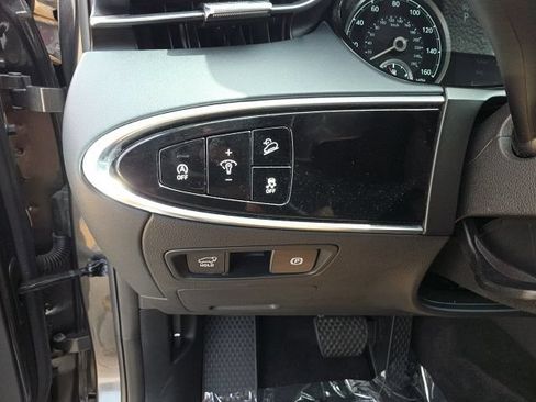 Used 2025 Genesis GV70 2.5T AWD/4WD image 13