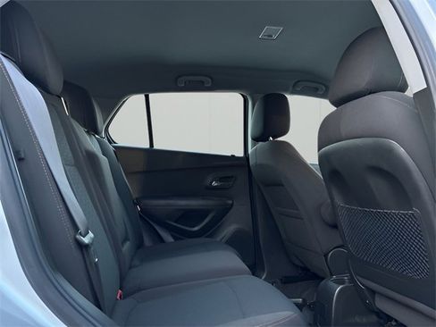 Used 2017 Chevrolet Trax LS image 15