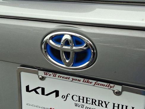 Used 2022 Toyota RAV4 XLE w/ Convenience Package image 17