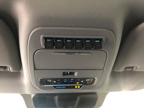 Used 2025 Ford F250 Lariat w/ Chrome Package image 22