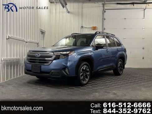 Used 2025 Subaru Forester Premium AWD/4WD image 1