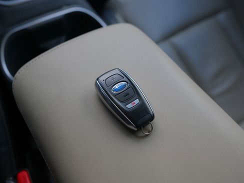 Used 2021 Subaru Outback Limited w/ Popular Package #2 image 9