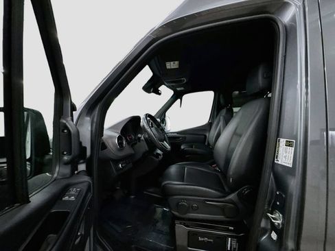 Used 2024 Mercedes-Benz Sprinter 2500 image 24