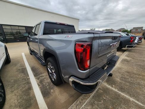 Used 2025 GMC Sierra 1500 SLT AWD/4WD image 4