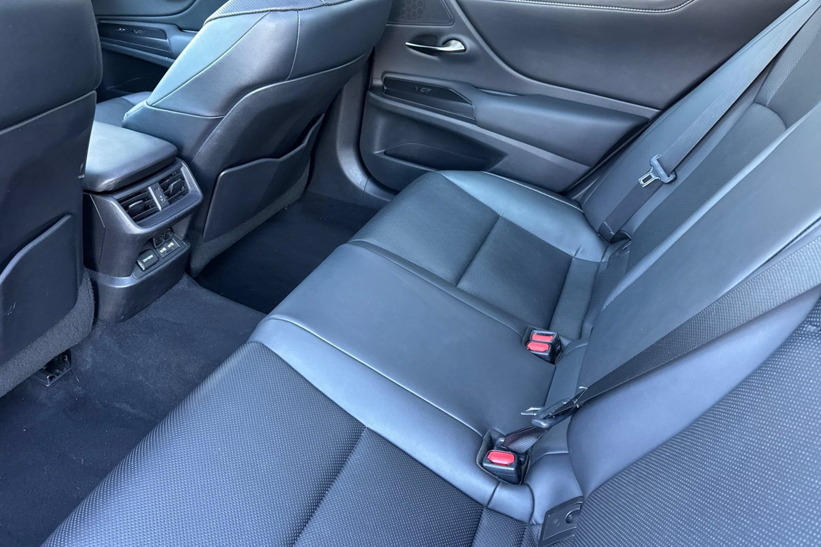 Used 2021 Lexus ES 350 w/ Premium Package FWD image 12