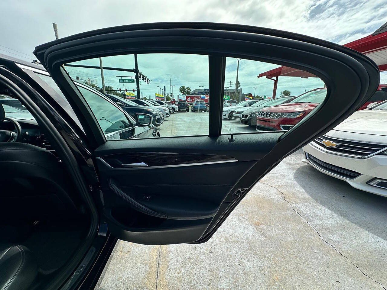 Used 2021 BMW 530i w/ Convenience Package RWD image 16