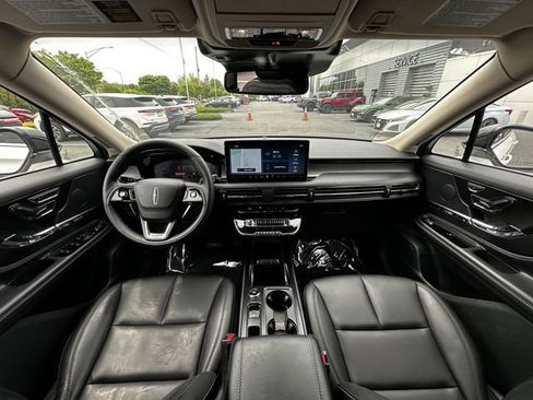 Certified 2024 Lincoln Corsair AWD image 3