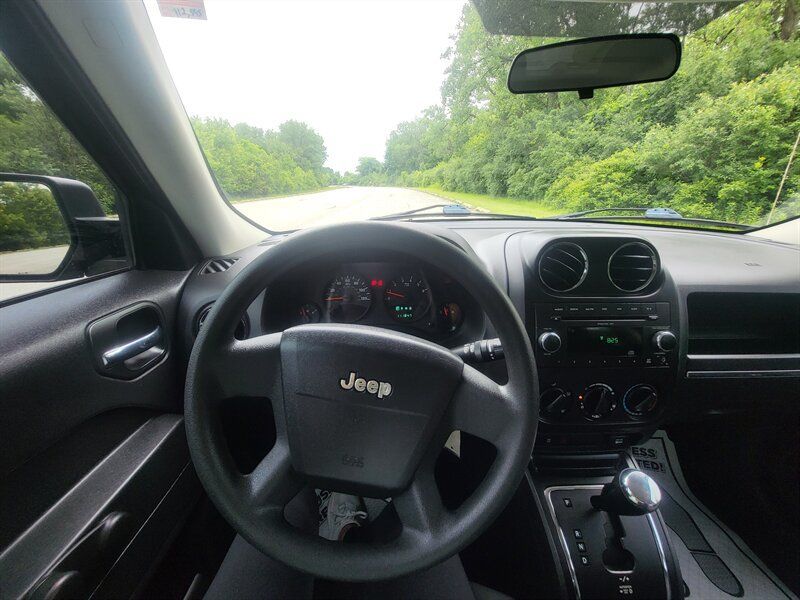 Used 2009 Jeep Patriot Sport FWD image 13