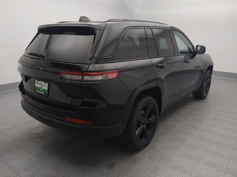 Used 2023 Jeep Grand Cherokee Altitude AWD/4WD image 9