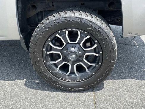 Used 2017 Chevrolet Silverado 1500 LT w/ All Star Edition AWD/4WD image 7
