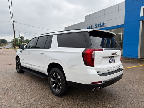Used 2025 GMC Yukon XL AT4 AWD/4WD image 6