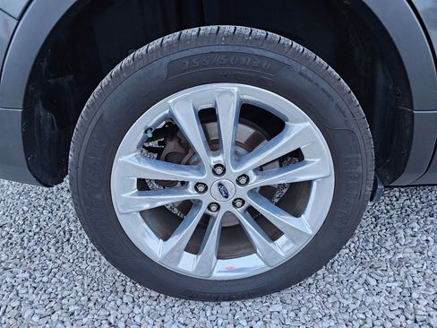 Used 2018 Ford Explorer XLT w/ Equipment Group 202A image 81