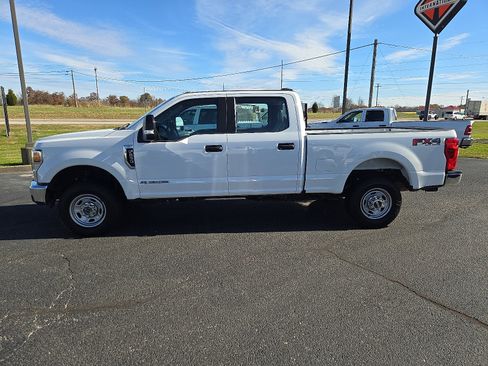 Used 2022 Ford F250 XL w/ Power Equipment Group image 2