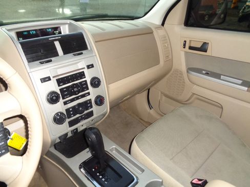 Used 2012 Ford Escape XLT image 25