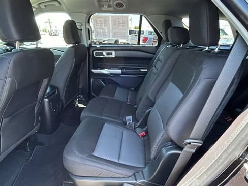 Certified 2022 Ford Explorer XLT RWD image 16