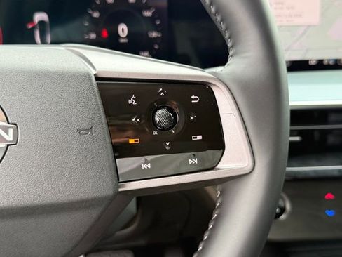 Used 2025 Nissan Murano Platinum w/ Cargo Package image 17