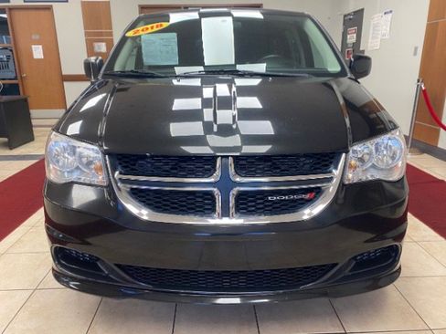 Used 2018 Dodge Grand Caravan SE image 6