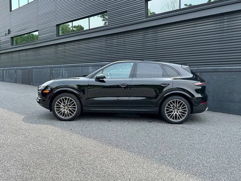 Certified 2020 Porsche Cayenne AWD/4WD image 2