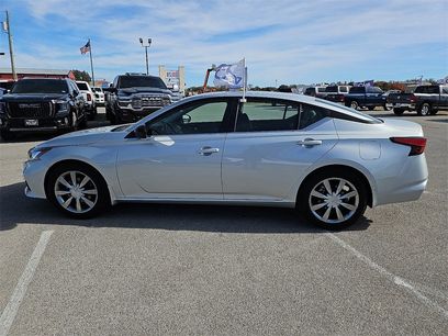 Used 2022 Nissan Altima 2.5 SR