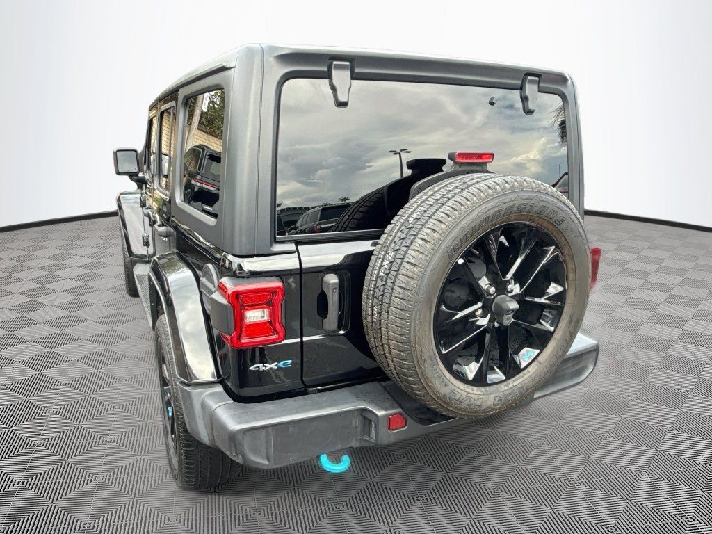 Used 2023 Jeep Wrangler Unlimited Sahara AWD/4WD image 8