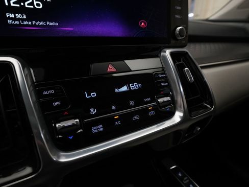 Certified 2023 Kia Sorento SX Prestige w/ Panoramic Sunroof Package AWD/4WD image 21