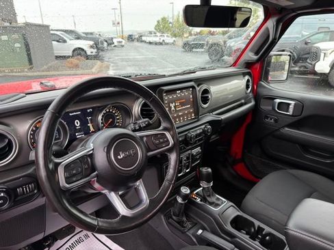 Used 2021 Jeep Wrangler Unlimited Sahara w/ Uconnect 4C Nav & Sound Group AWD/4WD image 12