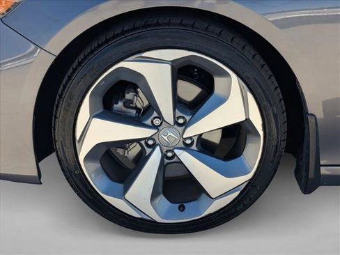 Used 2018 Honda Accord Touring image 25