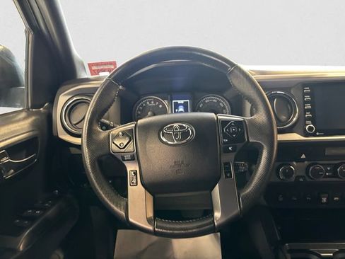 Used 2022 Toyota Tacoma TRD Sport w/ Technology Package AWD/4WD image 13